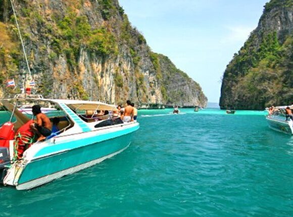 4 Islands Day Trip by Speedboat Including Lunch Box