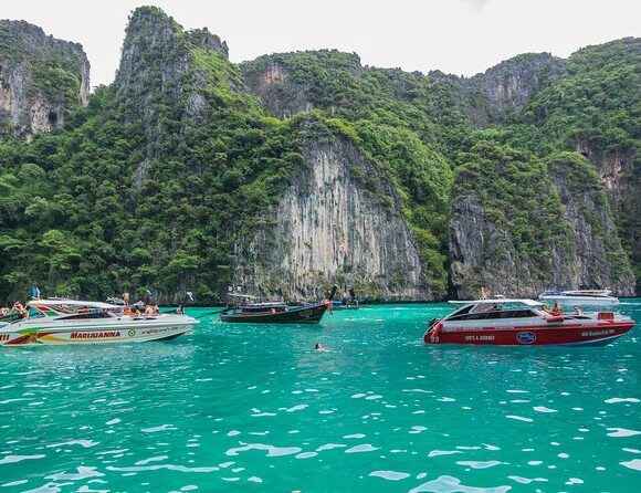 Full-Day Trip to Phi Phi Islands by Ferry with Lunch